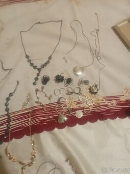 Prodám staré šperky po babičce