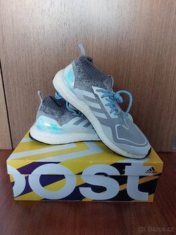 Tenisky Adidas Ultra Boost Mid (č. 47 1/3)