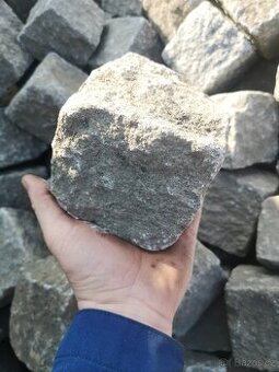 Dlažební žulové kostky