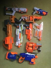 Sada nerf blásterů s náboji