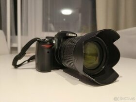 Zrcadlovka Nikon D5000 + objektiv 18-105mm + příslušenství