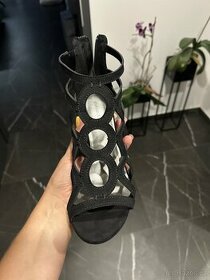 Sandálky na podpatku černé Ellie Goulding vel. 38