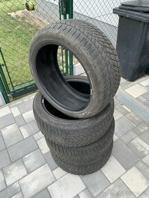 Sada zimních pneumatik 235/45R18