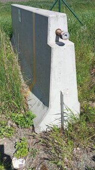 Betonové svodidla panely