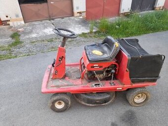 Zahradní traktůrek MTD Pinto