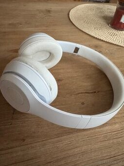 Beats by Dr.Dre Solo 2 bílá
