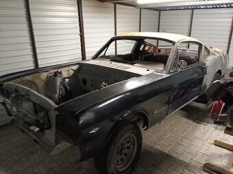 Ford mustang fastback