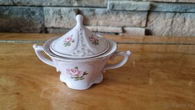 Růžový porcelán