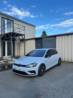 VW Golf 7.5 R 400HP - PRONÁJEM