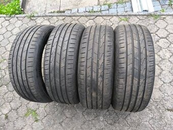 Pneu Hankook 215/55R17 94W