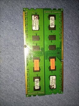 2× RAM Kingston KVR 2GB DDR3 – celkem 4GB