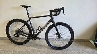 Gravel kolo Orbea TERRA Team Custom + wattmeter