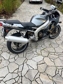 Kawasaki zx6r