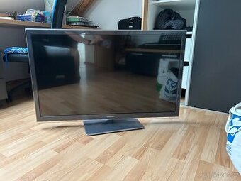 42" Panasonic VIERA TX-L42ET5E