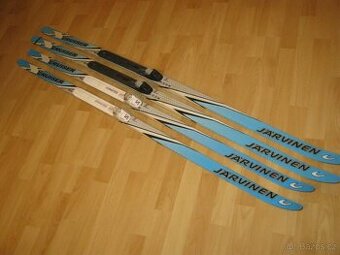 2x Běžky JÄRVINEN,délka 150cm +160cm, váz.profil SNS