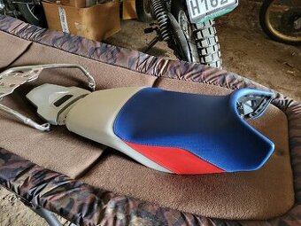 BMW R1200GS sedlo, nosic a plast Rallye