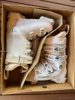 Atomic dámské lyžáky 24/24.5