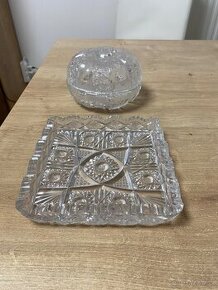 Skleněná dóza a miska