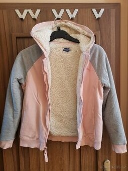 Mikina s bílým beránkem a kapucou, vel. 146/152