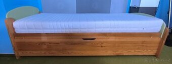 Dětská postel masiv