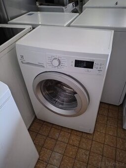 Automatická pračka Electrolux se zárukou (3)