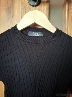 Basic příjemný svetřík, velikost M/S