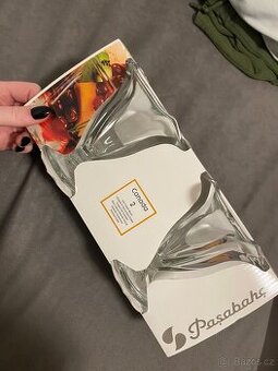 Poháry na zmrzlinové poháry