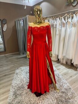 Luxusní červené šaty