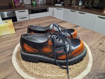 GLÁDY zn. SHARK vel. 39