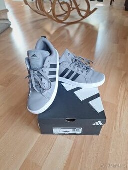 NOVÉ sportovní boty Adidas, vel. 39
