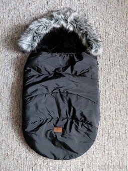 Černý fusak do kočárku včetně rukavic