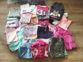 Dívčí oblečení vel. 122 až 128 (47 kusu)