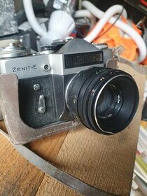 Stare fotoaparaty plus dva kusy ZENITH E.