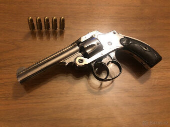 Historický Revolver Smith & Wesson Cal 32 S&W Hammerless DA