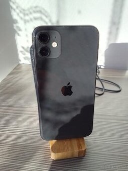 Prodám Apple 11 black 64 GB-pěkný stav