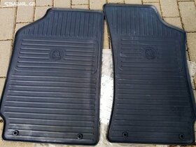 Na Skoda Felicia prodám nové, nepuzite gumove koberce