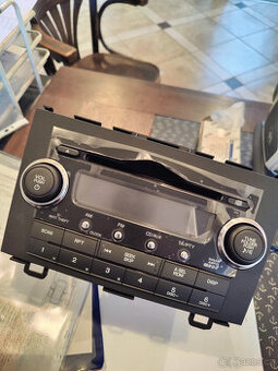 Prodám autoradio Honda CRV nové, nepoužité