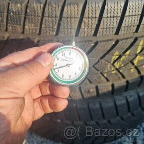 Goodyear 275/45/21 zimní 2ks 7,5mm - 1