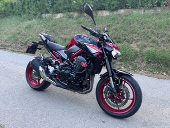 Kawasaki Z900 (2024) – Perfektní stav, možnost odpočtu DPH