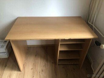 Pracovní stůl