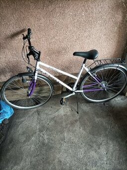 Trekingové dámské kolo