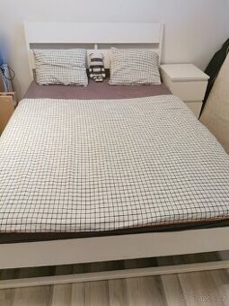 Dvoulůžková postel IKEA 140x200