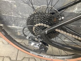 Gravel kolo - karbon - M rám