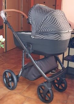 Kočárek Roan Bloom