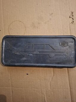 Gola a montážní autolampa,