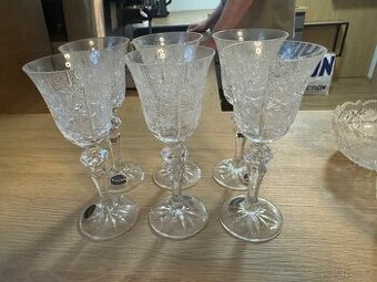 Prodám - broušené sklenice na stopce - 6 ks