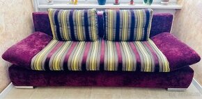 Rozkládací pohovka určena pro každodenní spaní.