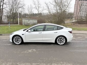 Tesla model 3 2022 r Long Range najeto 117000