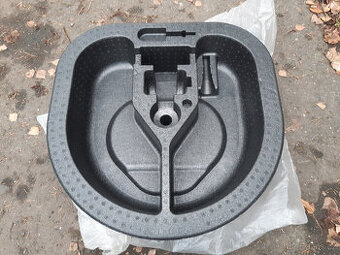 Ford Focus MK3 - vložka prostoru rezervního kola