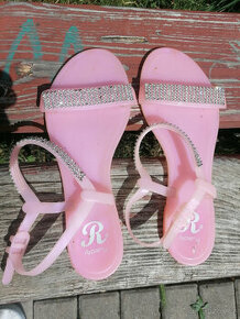 dámské boty, letní obuv, sandále, růžové sandály se štrásy.